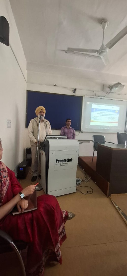  2026-03-05 A Seminar Was Conducted On Entrepreneurship And Innovation As An Employment Opportunity